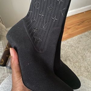 Louis vuitton silhouette ankle boot sz 38